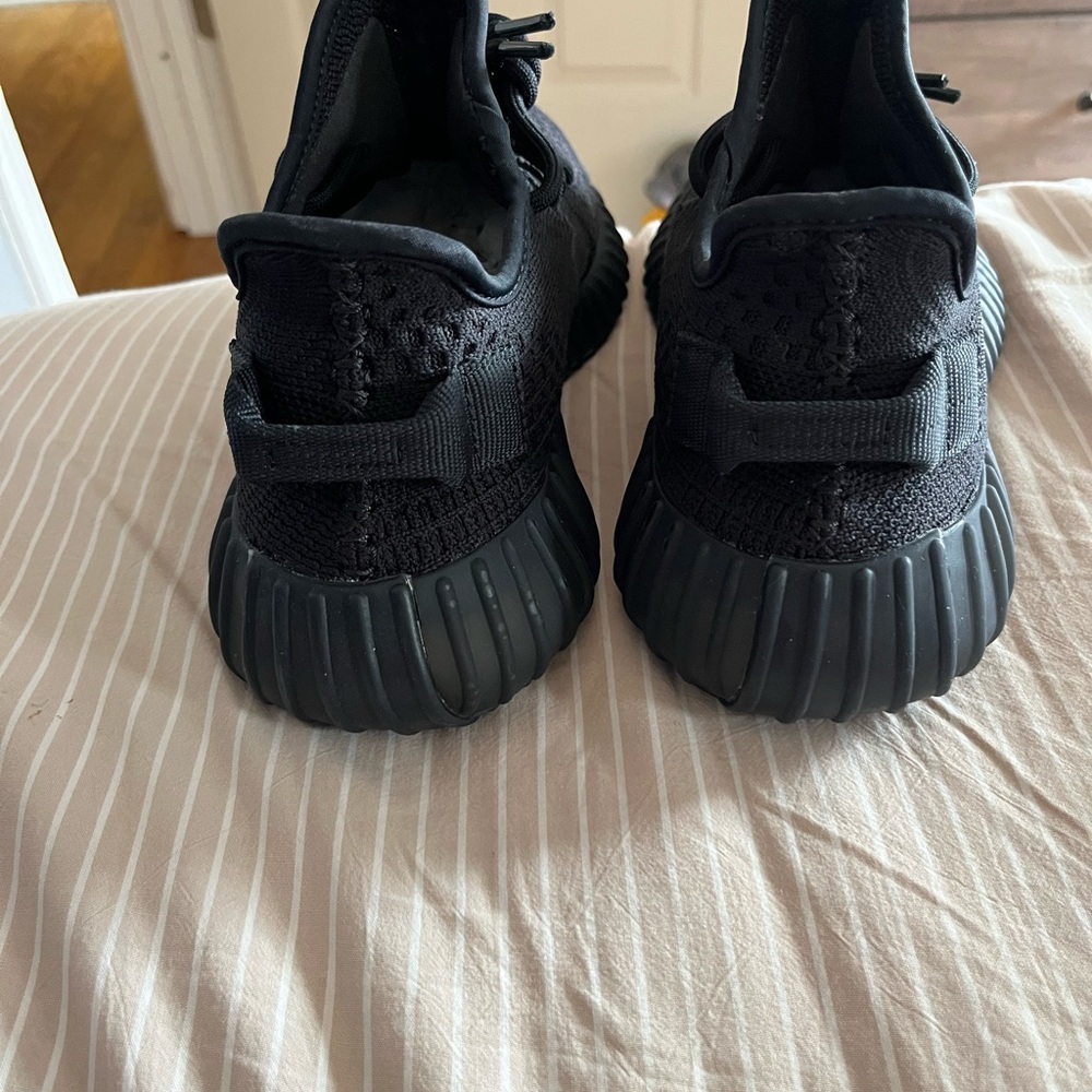 Yeezy Boost 350 V2 Onyx